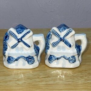 Vintage Blue & White Windmill Salt & Pepper Shakers. Made In Occupied Japan